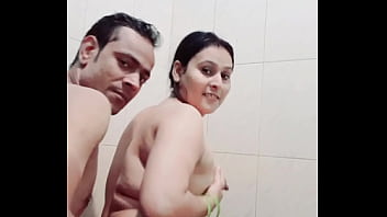 Bercinta Di Kamar Mandi Desi Yang Panas