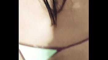 Kata-kata Mesum Bikin Basah, Celana Dalamku Jatuh. Aku Jongkok Mengambilnya, Tapi Malah Ketahuan Tetanggaku Yang Sedang Horni. Kontolnya Gede Banget, Ahh…