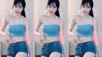 Em Gái Trung Hoa Uốn éo Thân Hình Nóng Bỏng Khiến Anh Em Không Thể Kiềm Chế