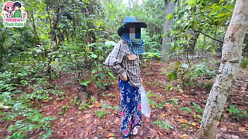 สาววัยรุ่นไทยเดินหาของป่า โดนจับเย็ดหีซะงั้น เสียงครวญครางสุดเร่าร้อน