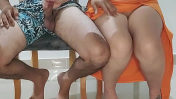 Colombiana Caliente Y Cachonda Se Coge Al Hermanastro Delante De Su Marido Cornudo