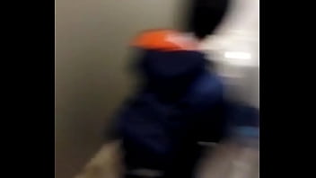 Cô Nàng Sinh Viên Vén Váy Tè Bậy