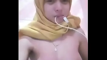 Hijaber Panas Meronta-ronta Birahi
