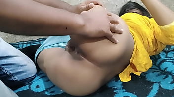 गर्म देसी भाभी को देसी लंड ने जमकर चोदा