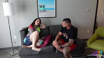 Nevaeh Rose Menggila Dengan Kakak Tirinya Yang Gagah