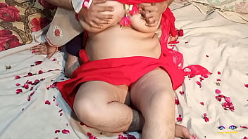 Istri Nakal Desi Dalam Gaun Merah Putih, Nafsu Menggebu Dalam Rekaman Seks Audio Hindi Buatan Rumah