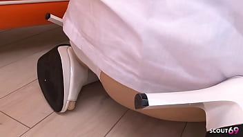 Perawat Jepang Kurus Cosplay Mengisap Kontol Di Film Porno Jav Tanpa Sensor