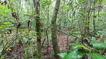 Gadis Thai Seksi Mengangkang Sembarangan Di Hutan, Celana Dalam Basah Kuyup!