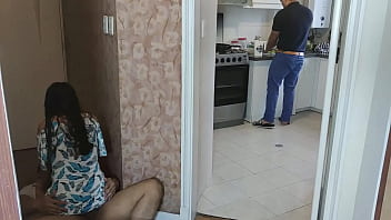 Istri Nakal Yang Tergila-gila Pada Kontol Besar Kakak Ipar, Sampai Rela Dientot Di Samping Suami Yang Lagi Masak
