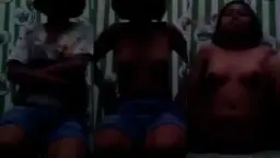 Gadis Belia Yang Tak Bisa Berhenti Mengocok