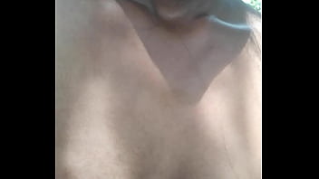 Gadis Desa Memamerkan Payudara Montoknya