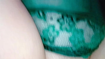 Wanita Berhijab Ini Digerogoti Sampai Muncrat Di Wajah Dan Penuh Isi Di Dalamnya.