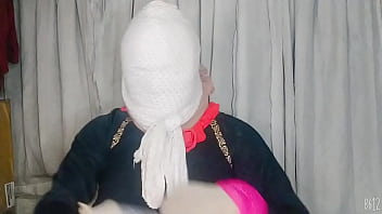 Gadis Berhijab Membelenggu Dirinya Dengan Nafsu Yang Membara