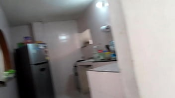 Menggila Di Dapur Dengan Adik Tiriku Yang Latin Berusia 18 Tahun Sampai Aku Memuaskan Hasrat Di Mulutnya