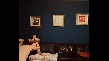 Ibu Tiri Menggoda Anak Tirinya Dengan Rayuan Mesra