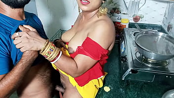 मालिक ने रसोई में 21 साल की नाजुक कामवाली लड़की को लेकर जमकर चोदा