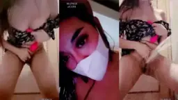 Gadis Hot Semburkan Air Maksimal Di Toilet Umum Yang Ramai