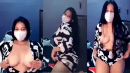 Gadis Remaja Seksi Tarian Telanjang Indonesia Panas Membara