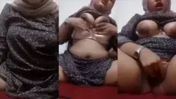 Janda Berjilbab Tiba-tiba Telanjang Dan Mengocok Memek Yang Membara