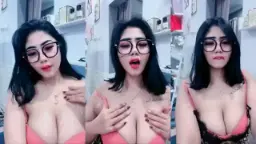 Tante Sandra Montok Dan Seksi Lagi Live, Bikin Nggak Bisa Berhenti Nonton