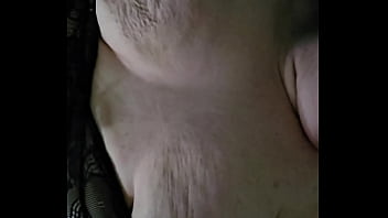 Menyemprotkan Cairan Panasku Ke Wajah Ibu Tiriku