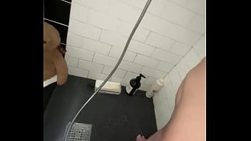 Gadis Elit Saudi Berbadan Sempurna Memuaskan Nafsunya Di Kamar Mandi – Salju Putih Arab Amatir