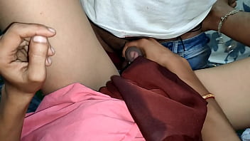 मुंबई का आशु और उसकी भाभी दोनों एक साथ गरमा-गरम सेक्स में लिप्त। साफ हिंदी आवाज में।