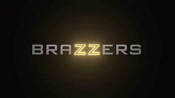Payton Preslee Menggoda Ayah Tiri Tukang Servis Di Brazzers – Tonton Adegan Panasnya Di Zzfull.com