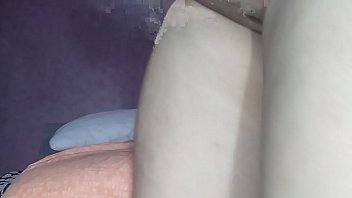 أمينة الممحونة تتعرض للركوب القاسي في طيزها وفرجها.
