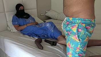 Suami Inggris Mengundang Pria Untuk Meniduri Istrinya Yang Arab Mesir