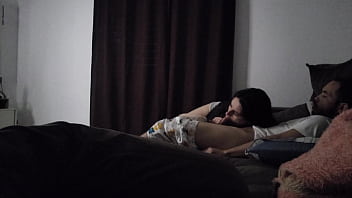 Tia Safada Planejou Tudo Para Dividir O Sofá Com O Sobrinho Gostoso