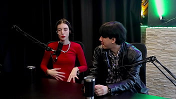 Curtia Se Exibir Bem Novinha, A Pandemia Lançou Mulheres No Pornô, Contou Pra Mãe, E Quando Vendeu Seu Primeiro Nude… – Yastrixx & Dixon (watch On: Sheer/red)