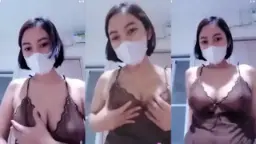 Sabrina Menggoda Dengan Gaun Transparan Yang Membuat Nafsu Bergolak