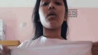 Tarian Telanjang Menggairahkan Dari Wanita Desi Yang Super Seksi Dan Bergairah