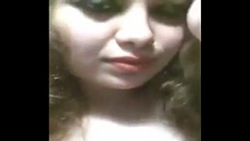 Istri Desi Menggoda Diri Sendiri Di Bak Mandi