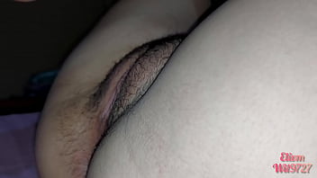 Istriku Yang Seksi Dalam Baju Ketat Lycra Memamerkan Vagina Padaku