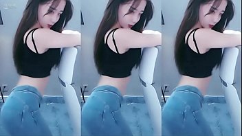 Điệu Nhảy Mông đầy Gợi Cảm Của Cô Gái Trung Quốc