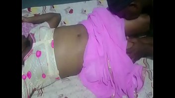 Bibi Montok Sange Pakai Saree Pink Hot, Pusar Menggoda Pengen Dicium