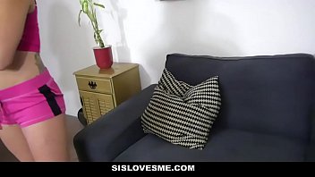 Sis Loves Me: Mandy Muse, Adik Tiri Yang Terpaksa, Menggoyang Kakak Tirinya Dengan Nafsu Membara