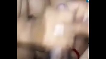 Desi Bhabhi Yang Menggoda Sedang Memerah Susu
