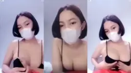 Gadis Berambut Pendek Menggoda Dengan Dadanya Yang Montok