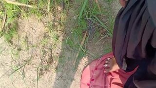 Paman Mesum Mengentot Tantenya Di Tempat Terbuka Dalam Video Desi