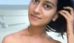 Video Panas Kamsin Desi Dengan Adegan Oral Yang Menggairahkan