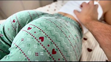 Kakak Tiri Memanjakan Adik Tiri Dengan Pijatan Sensual Yang Menggairahkan