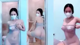 Molly Bergoyang Sensual Tanpa Sehelai Benang
