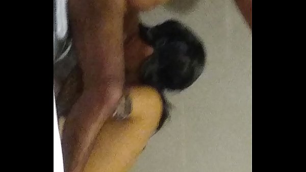 Neha Memuaskan Nafsu Adik Tirinya Dengan Mulut Panas Di Kamar Mandi, Suara Erotis Bergema Dalam Bahasa Hindi