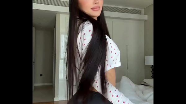 Gadis Arab Hot Menggoda Dengan Gerakan Tarian Yang Menggairahkan