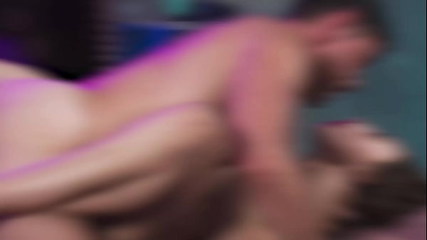 Gadis Pirang Milf Yang Menggoda Mengumbar Nafsu Membara Dalam Adegan Panas Penuh Gairah Bersama Kakak Ipar