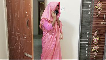 Desi Bhabhi Ditiduri Habis-habisan Oleh Dever Dengan Suara Erotis Melayu Yang Jelas