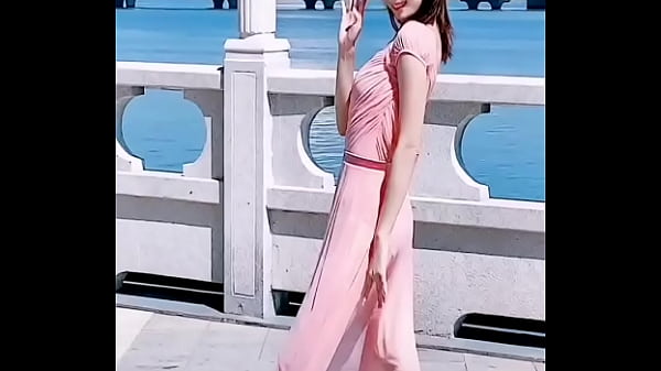 雪儿性感曲线大赏，火辣身材一览无余